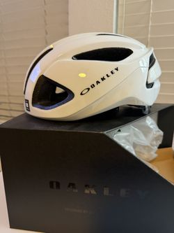 Oakley AR03 Helmet 