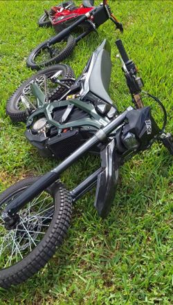 2024 Surron Ultrabee (ROAD LEGAL)