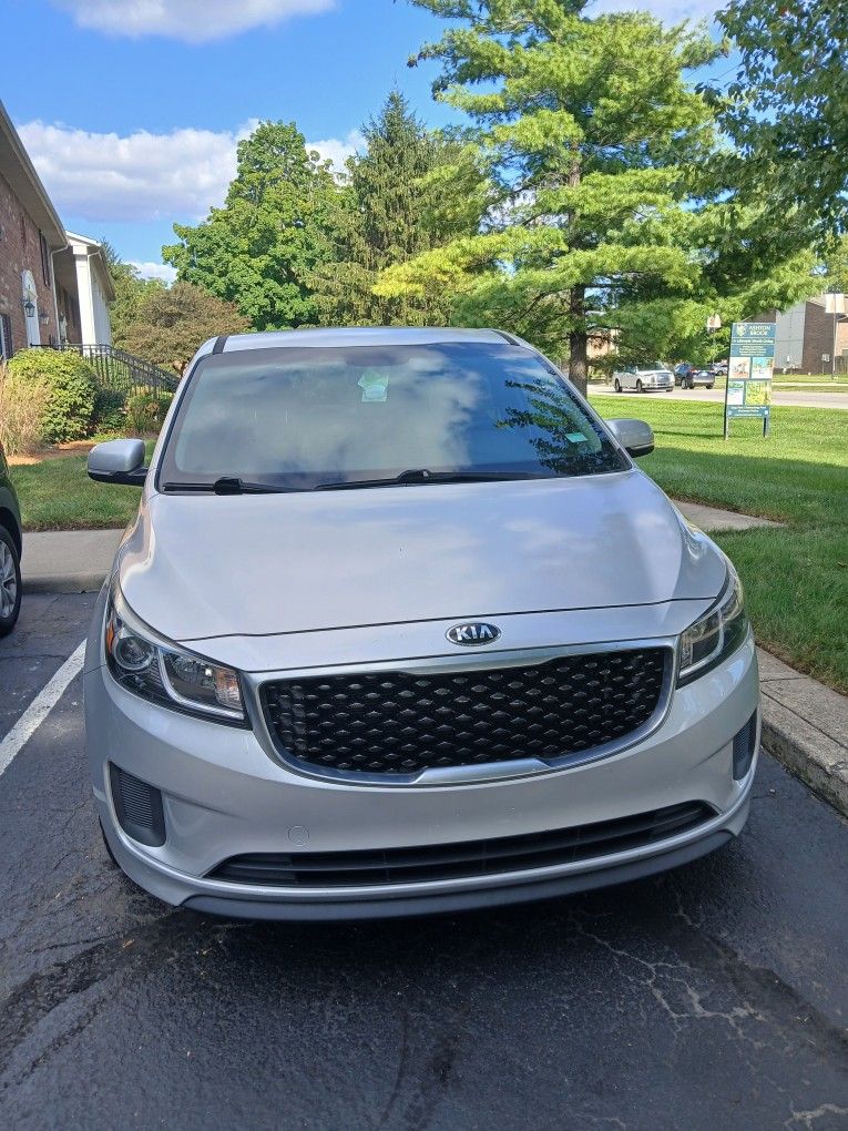 2015 KIA Sedona