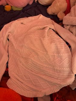 White knitted sweater