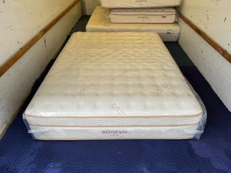 Like New - Saatva Luxury Firm Queen Mattress - Delivery Available