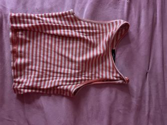 Stripped cropped pink shirt