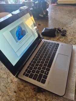 Fast Hp touchscreen laptop factory reset Windows laptop not a Chromebook excellent newish condition original charger battery like new great for colleg