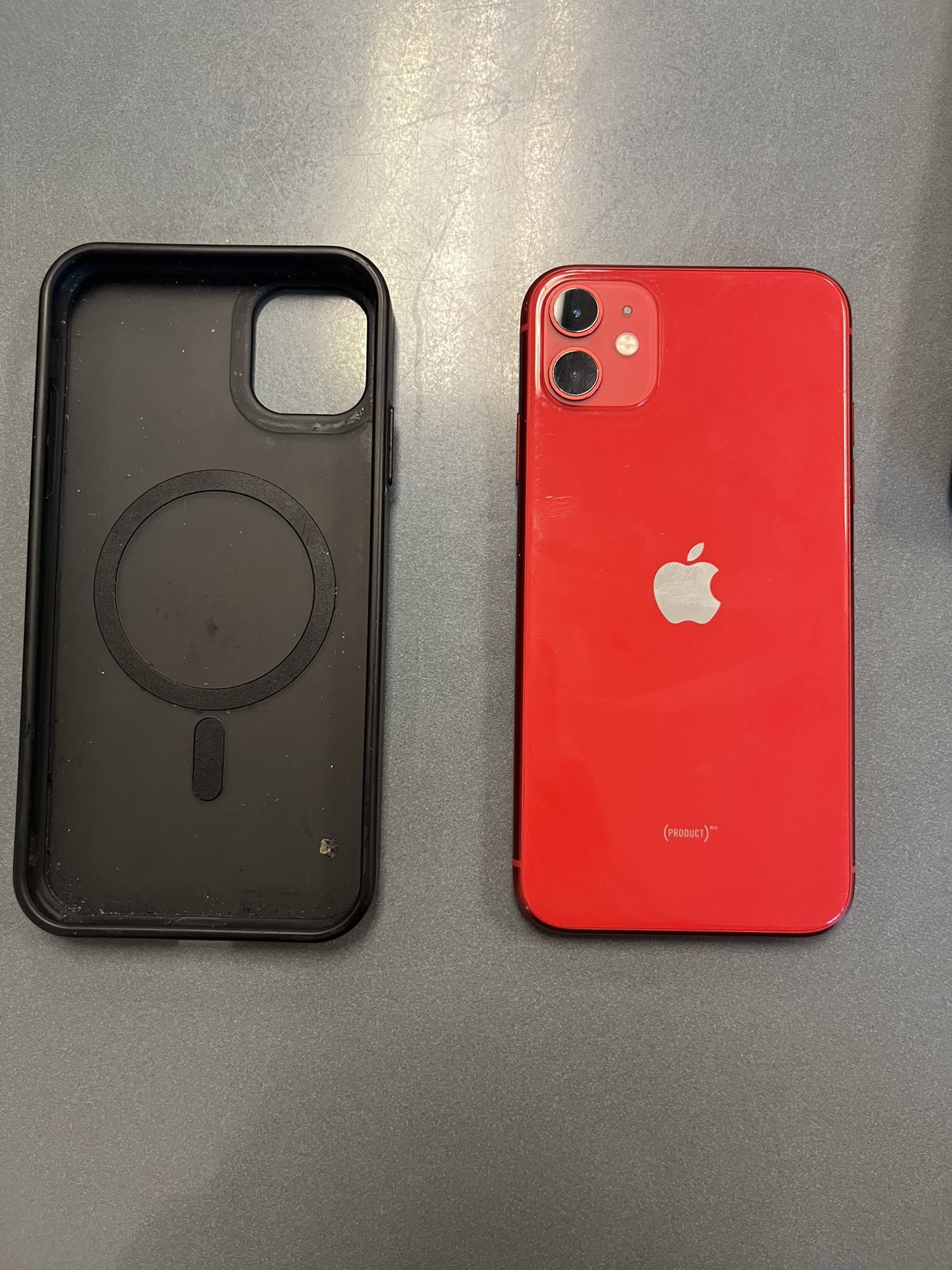 iPhone 11 Unlocked (RED) 