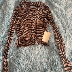 New With Tags Women’s White Lilly Long Sleeve Mesh Top 