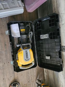 27 lbs. SDS MAX 3/4 in. 15 Amp Inline Demolition Hammer Kit Model # D25911K  Special $750
