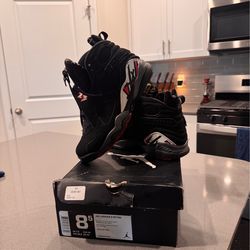 Black red Jordan 8’s used size 8.5