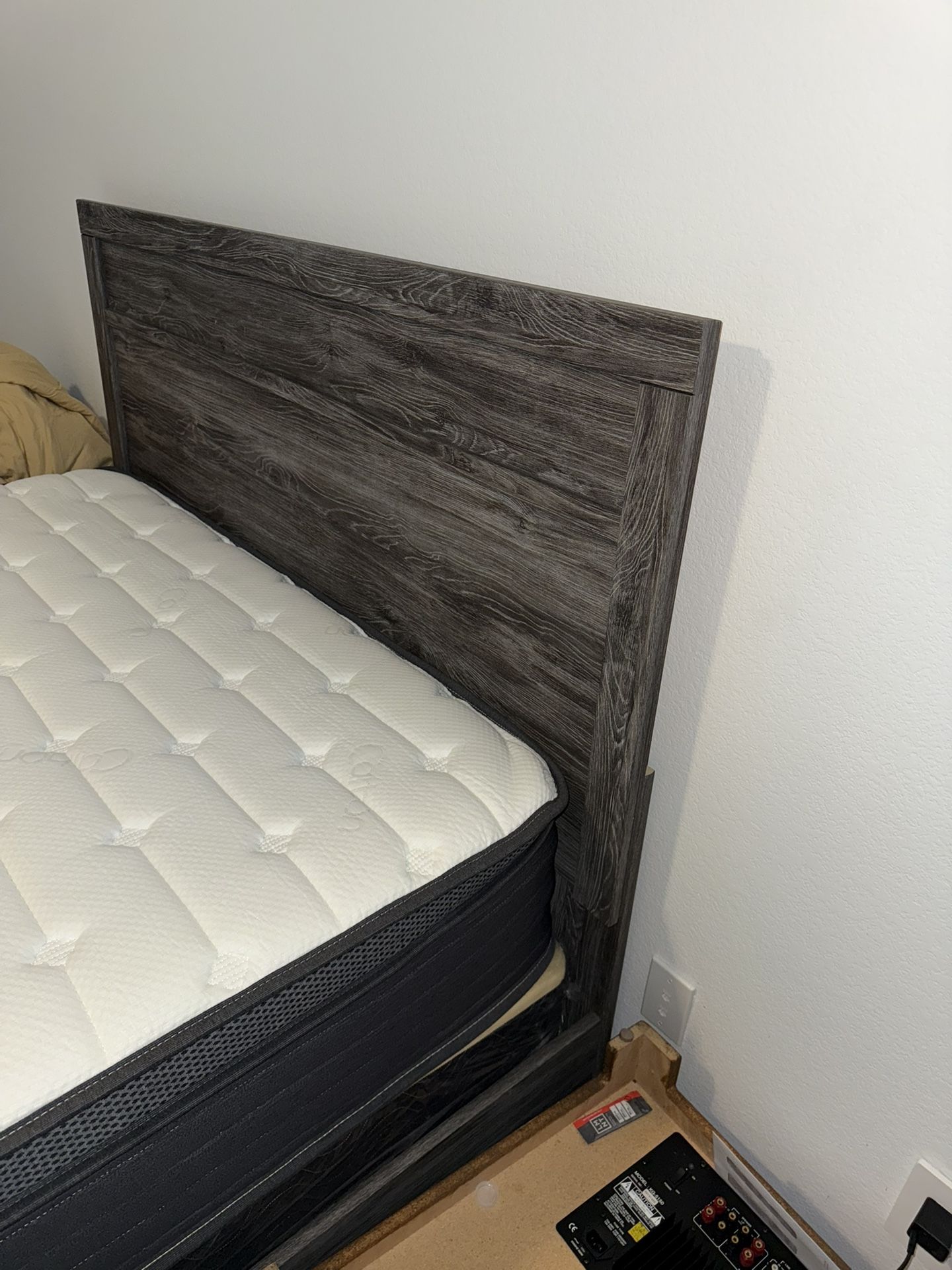 COMPLETE KING SIZE BEDROOM SET