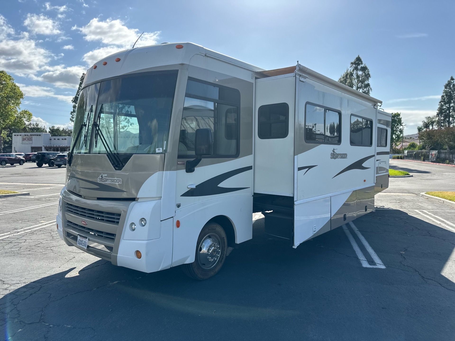 2008 Winnebago Sightseer 35J