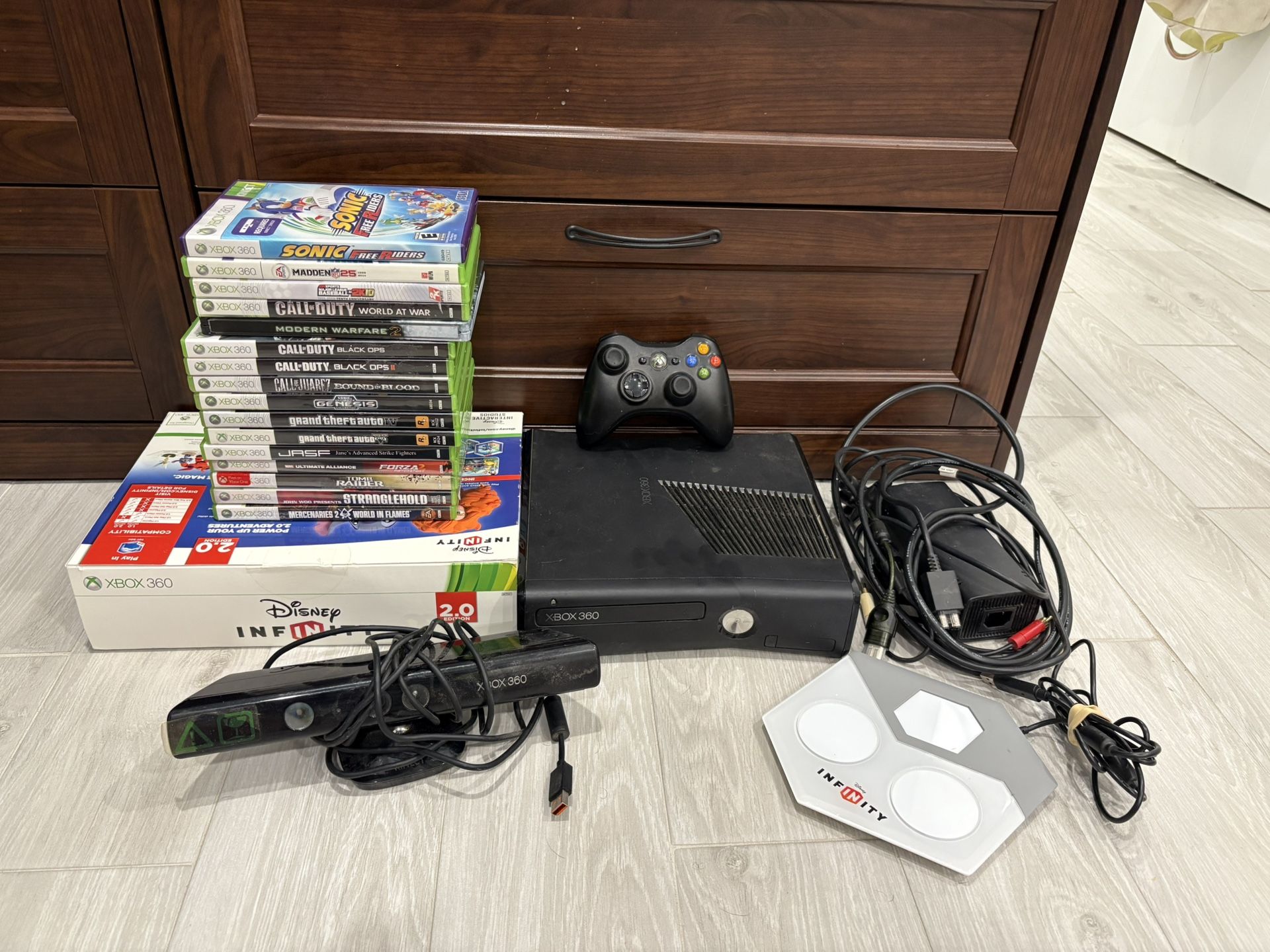 Xbox 360 Slim Bundle - Kinect + Controller + 18 Games incl. GTA, CoD, & More