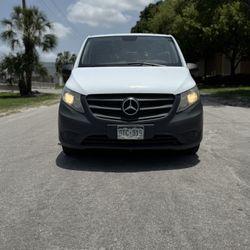 2017 MERCEDES BENZ METRIS VAN