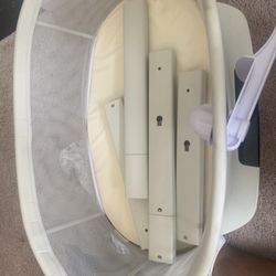 mamaRoo sleep bassinet