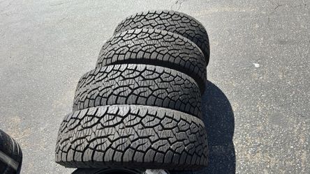 265/65/18 Kumho Road Venture AT52 All Terrain