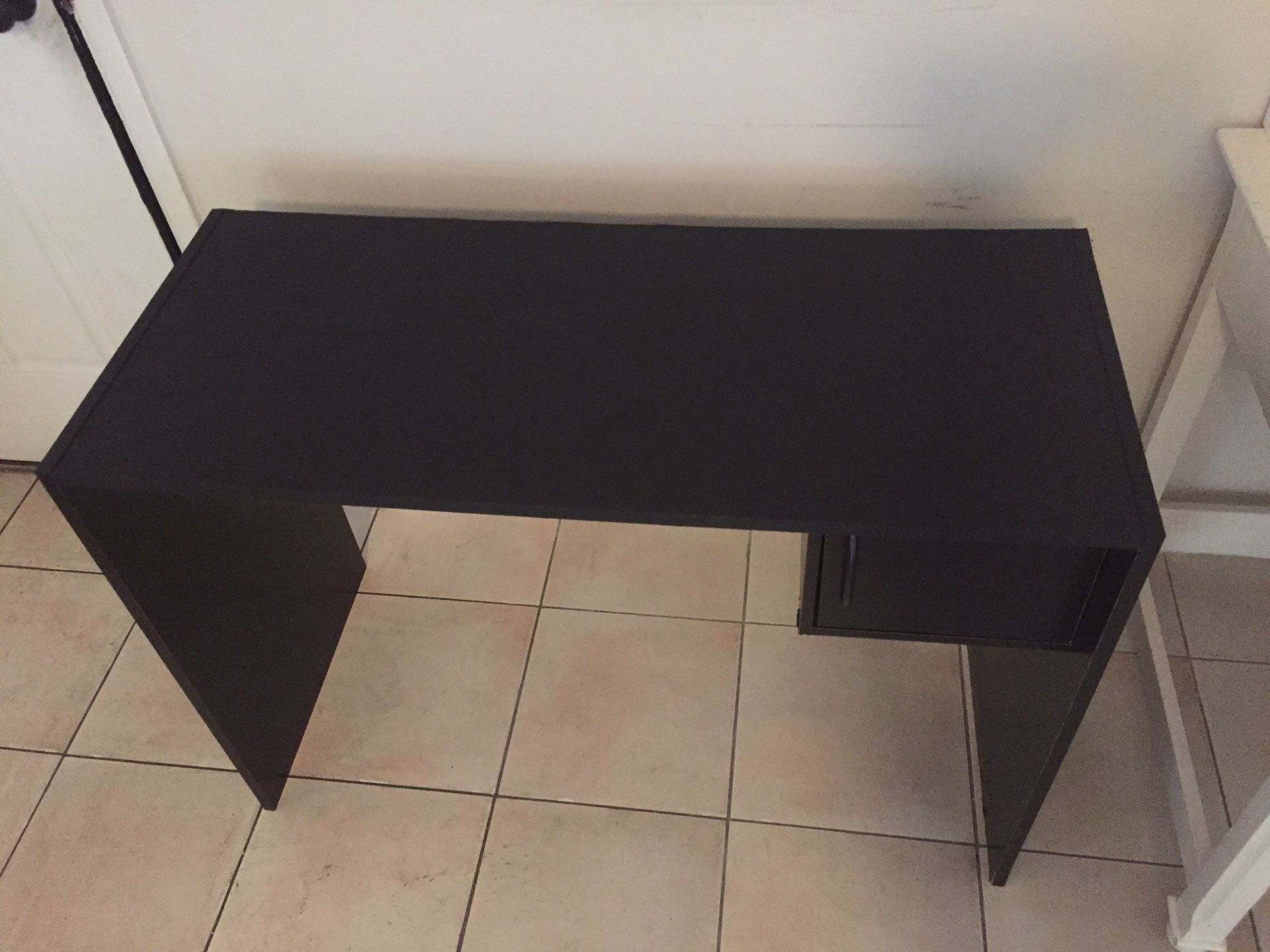 Desk Can be Delivered for Sale in Orlando, FL OfferUp