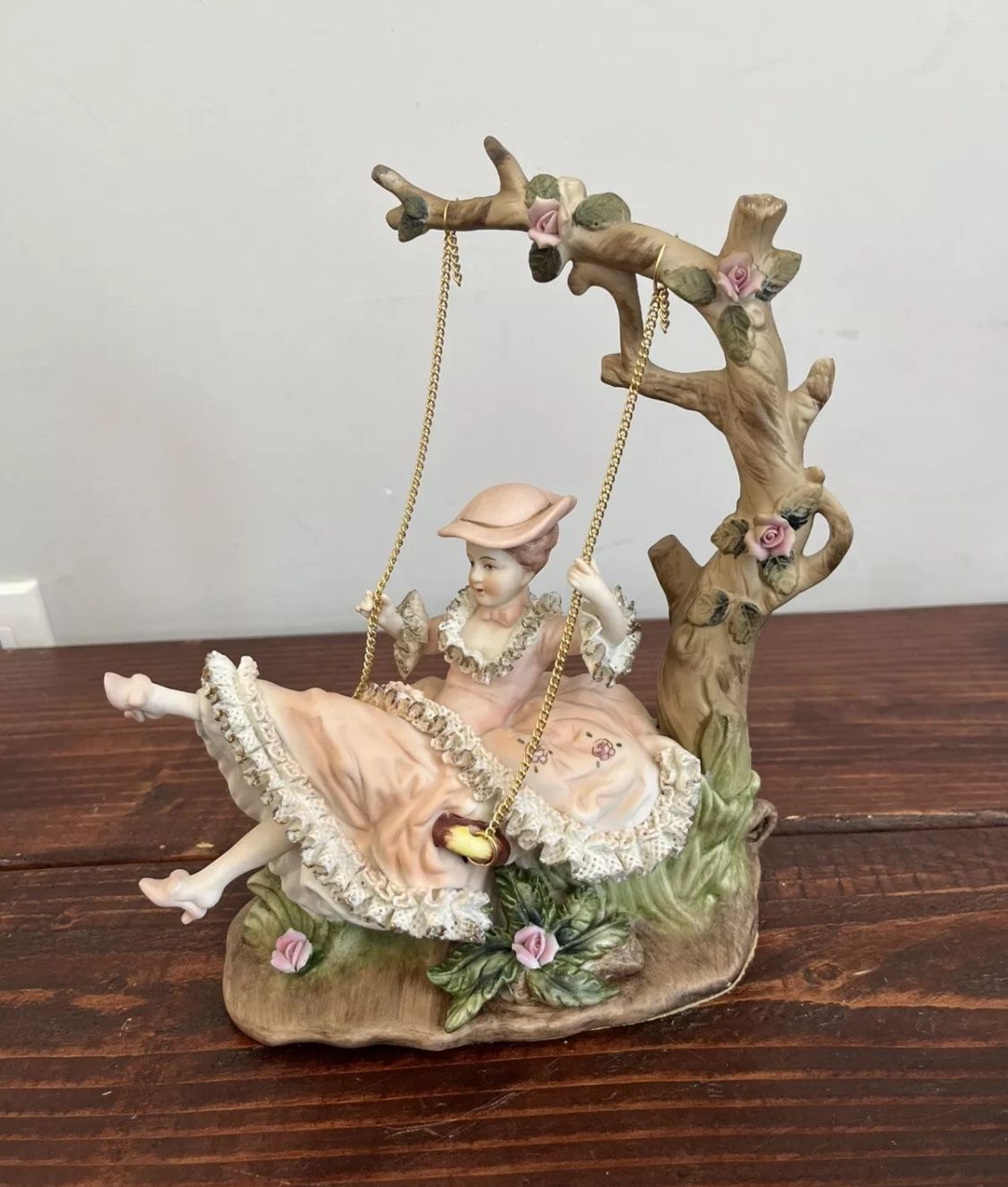 f225 Vintage Thorens Swing Movement Ceramic Ardalt Japan Musical Box Figurine