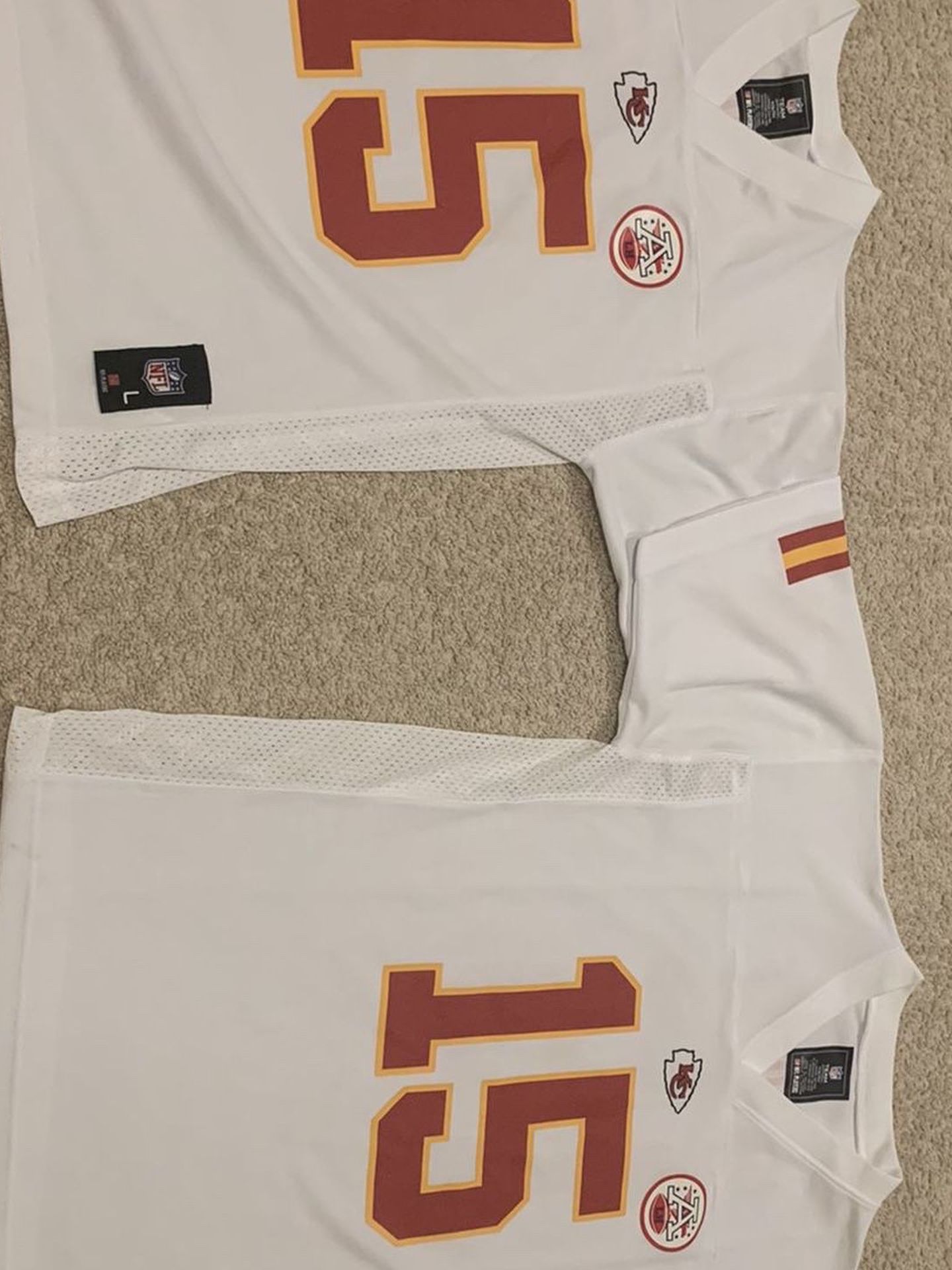 Brand New Youth Xl And Youth Large Mahomes Jersey