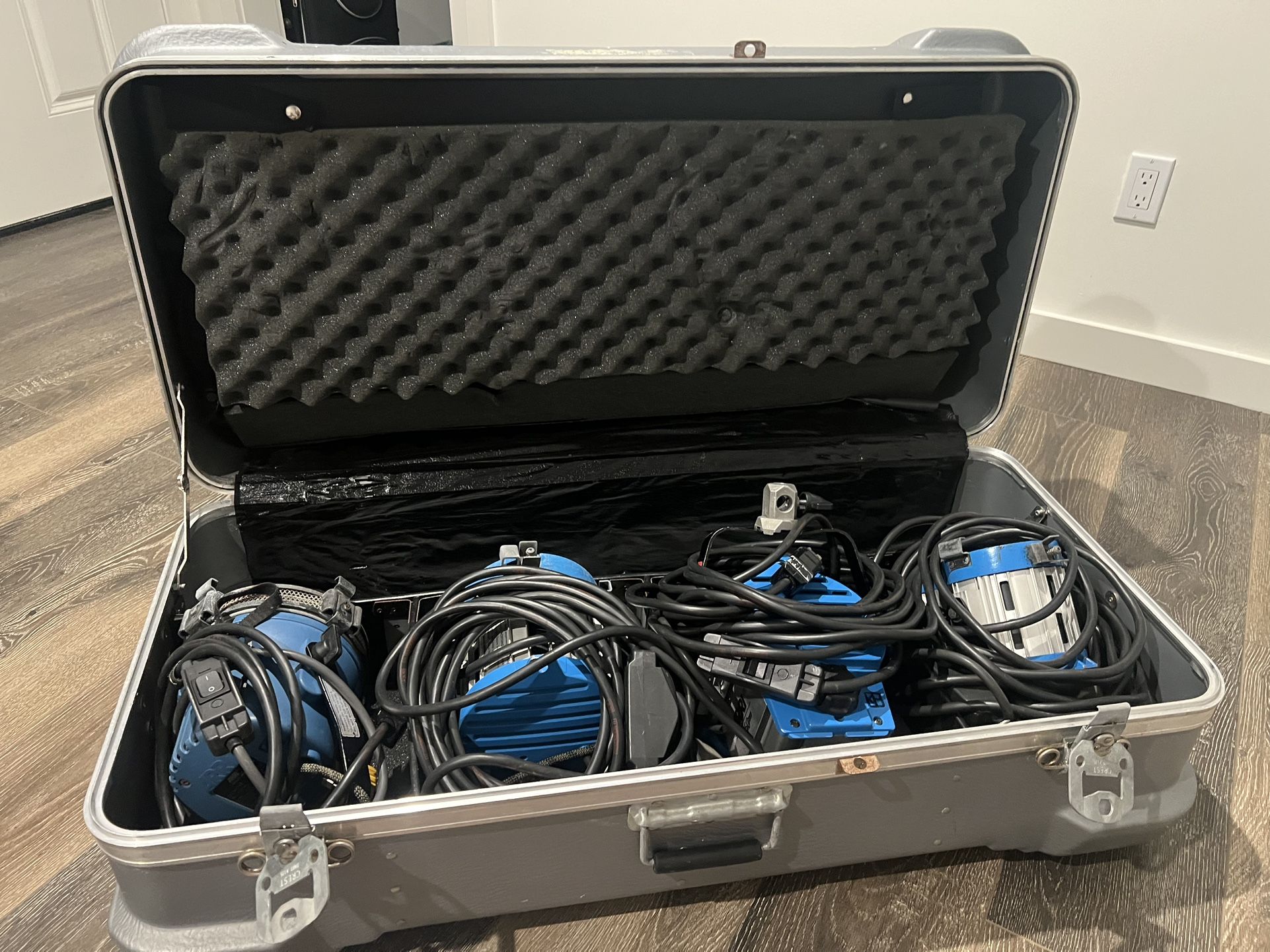ARRI 4-Light Kit, Case, Scrims