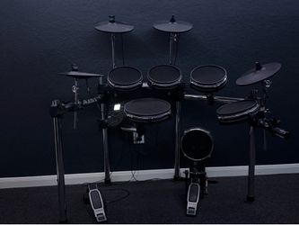 Expanded Alesis Surge Mesh Drum Kit - 10-Piece Set (Extra Tom & Cymbal)