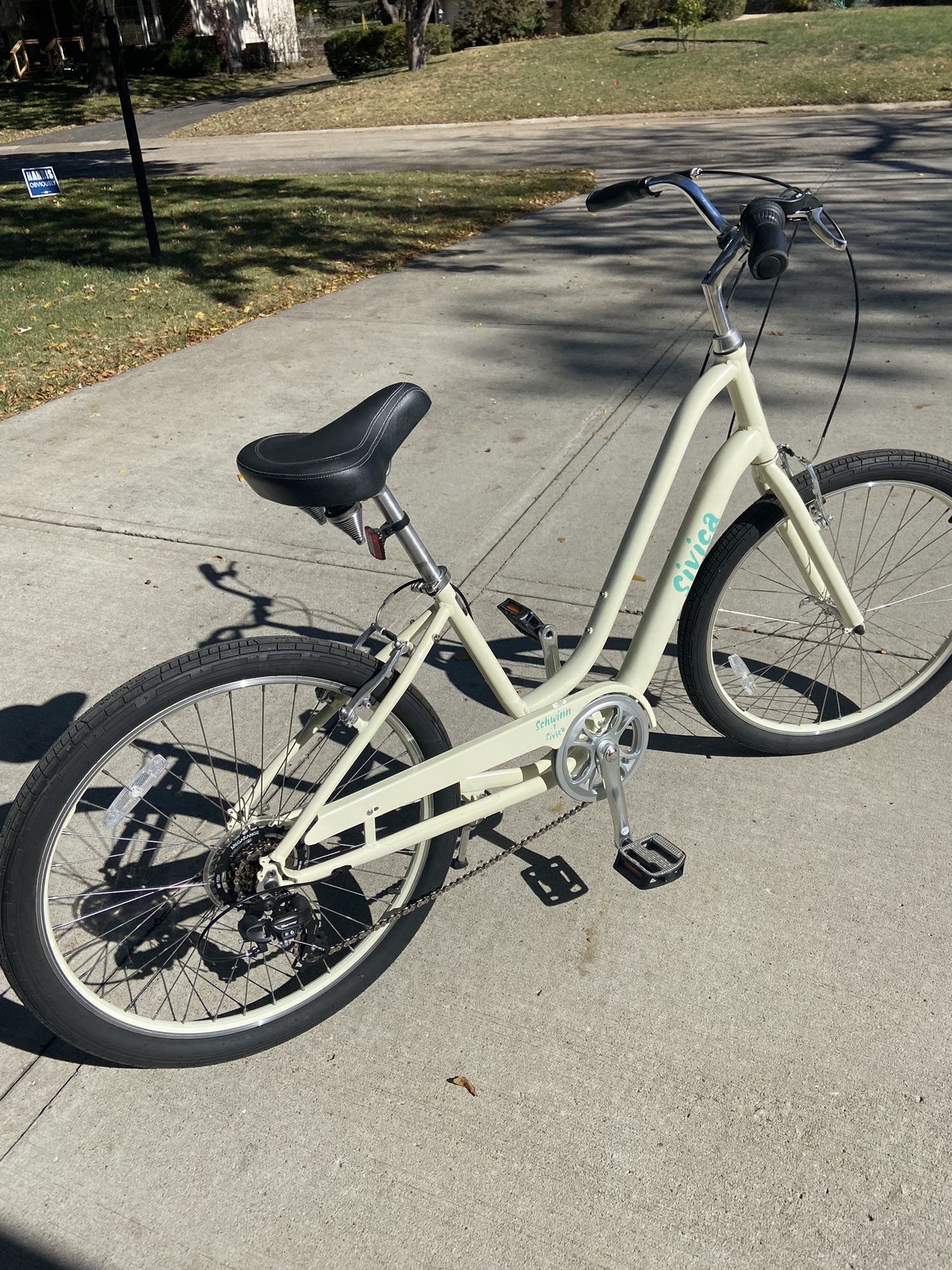 NEW Schwinn Ladies Cruising Bike $100!!
