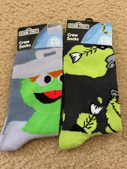 2 pairs Adults Sesame Street Oscar the Grouch socks