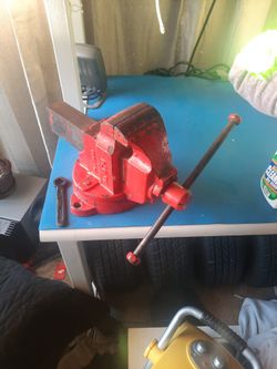Vintage Chas Parker Swivel Bench Vise #974 With Original Vise Wrench