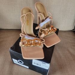 New Heels Nude Sz 6