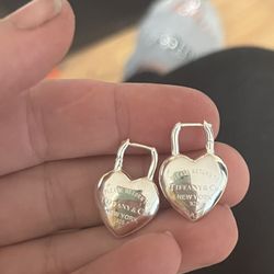 Tiffany And Co Full heart Earrings Dangle Excellent Condition 