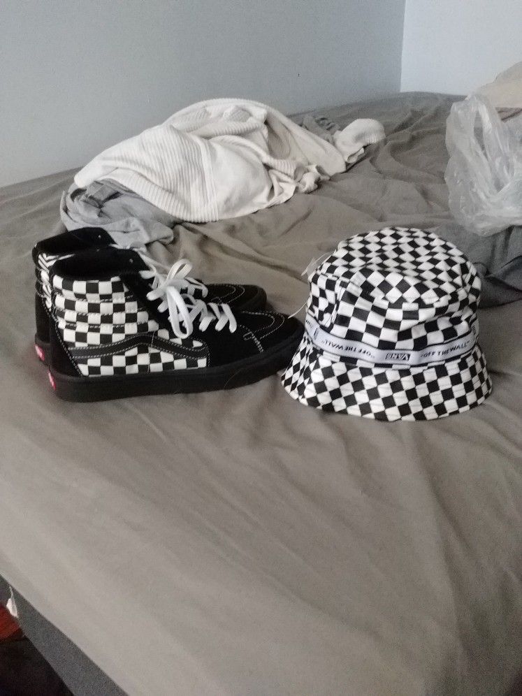 High Top Vans And Bucket Hat