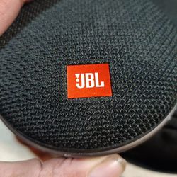 JBL Clip 3 Wireless Bluetooth Speaker (Black)