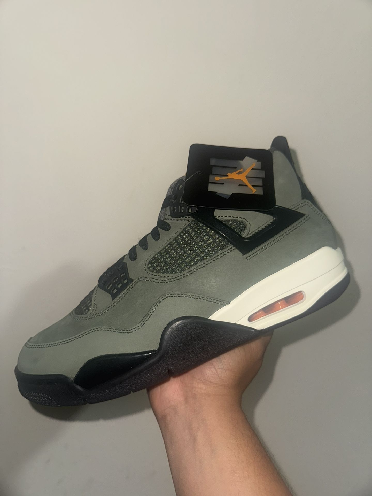 Air Jordan 4 Undefeated Size 10 Deadstock