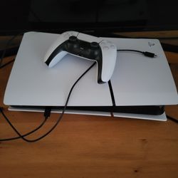 PS5 DISC SLIM EDITION 1TB+1 CONTROLLER+2 GAMES