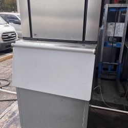 Ice marker 500 pounds Ice-O-Matic - ice machine 