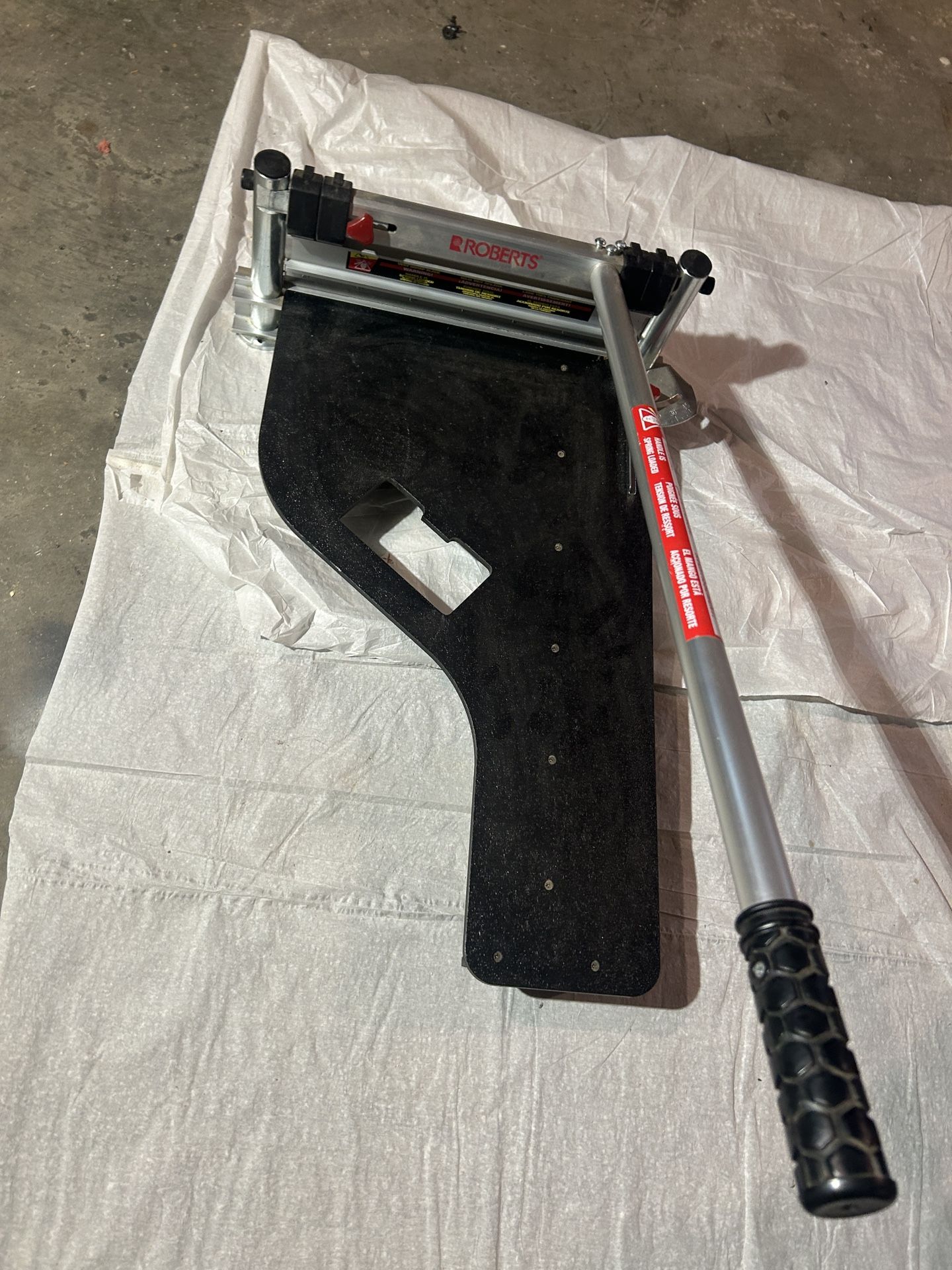 Roberts Flooring Cutter β Lightly Used, Works Great!