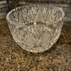 GORGEOUS HEAVY CUT CRYSTAL BOWL — BEAUTIFUL CONDITION! GREAT WEDDING GIFT!