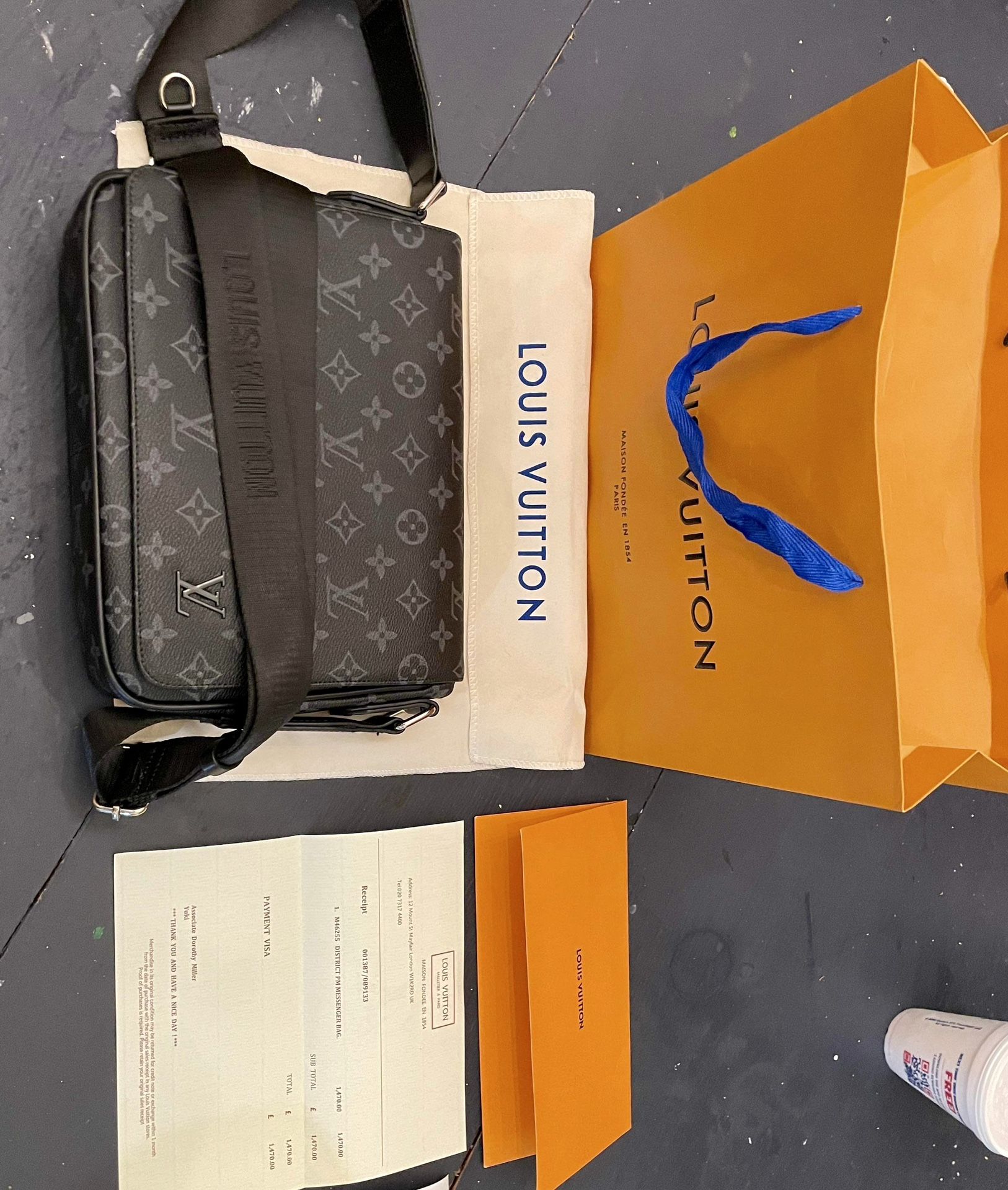 Louis Vuitton Messenger Bag 