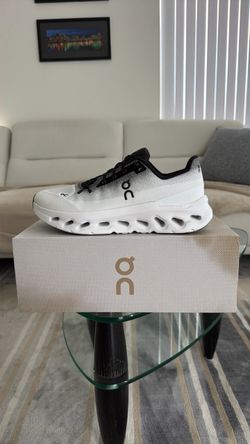 OnCloud Cloudtilt Men’s 10.5 (Brand New)