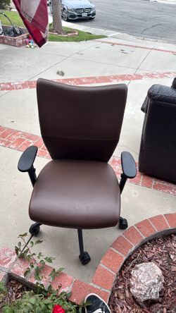 Desk chair
