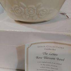 Lenox Bowl Rose Blossom 5-1/2". Fine China. 24kt Gold Rim. With Cert.Of Authenticity - NEW IN BOX