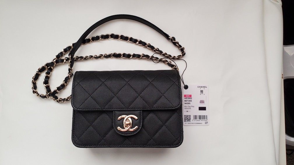 Chanel Caviar Quilted Flap Bag Like A Wallet 22C, Black (Brand New With Tag and Packaging)