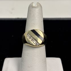 14KT Yellow Gold .15ct Tw Diamond And Onyx Ring