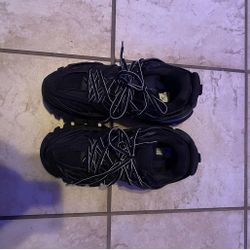 balenciaga tracks LED size 10