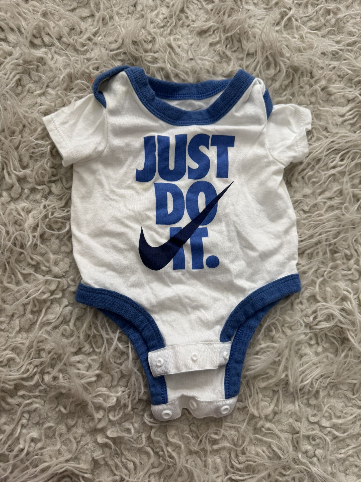 Newborn Boys Onsie W Bib
