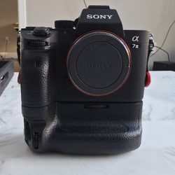 Professional Sony a7III Full Kit - Body, Grip, 5 Lenses, & Peak Design Bag