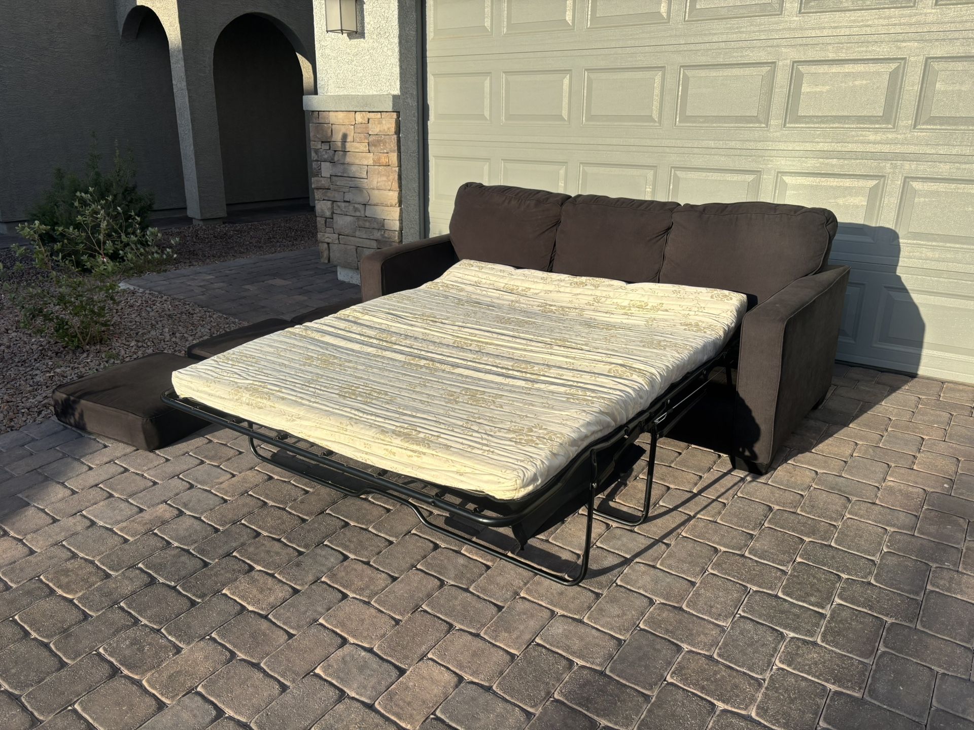 Standard Size Pull Out Couch — Dark Blue/Black