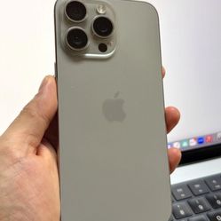 iPhone 15 Pro Max Unlocked 512GB (Natural Titanium)