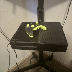 Xbox One With Controller