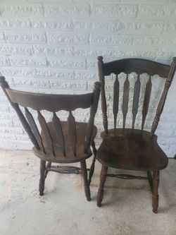 Set of 2 brown wooden dining chair