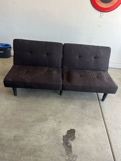Foldable black couch