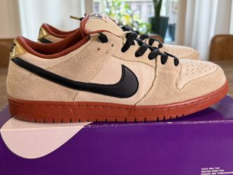 Nike SB Dunk Low Hennessy Size 11 With Box Pre-Owned