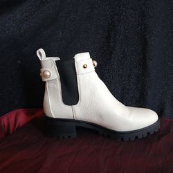 Karl Legerfeld White ankle boots Size 9